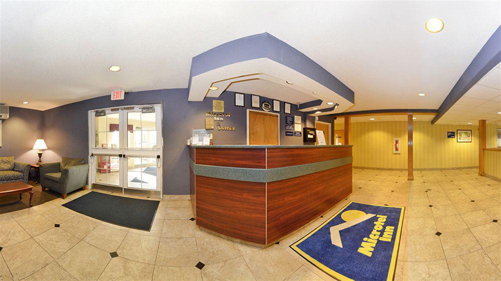 Microtel Inn & Suites By Wyndham Philadelphia Airport Exterior foto
